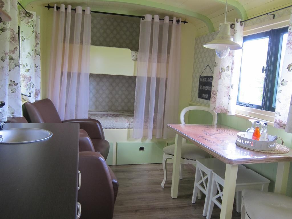 Pipowagen Minicamping De Linde Merselo Room photo